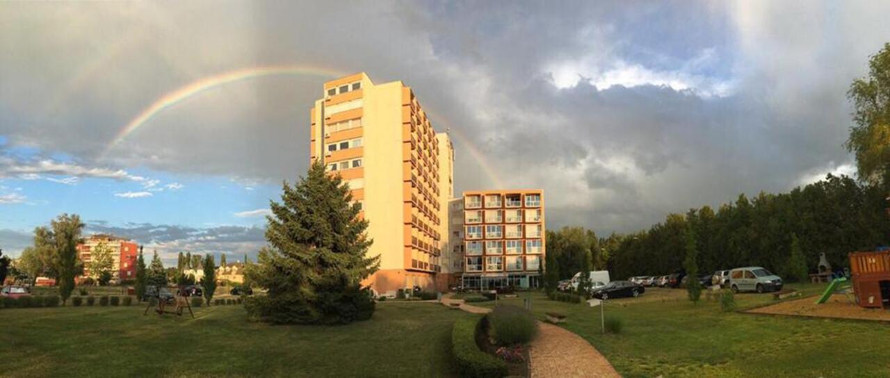 Vizparti Sas Apartman Шіофок Екстер'єр фото